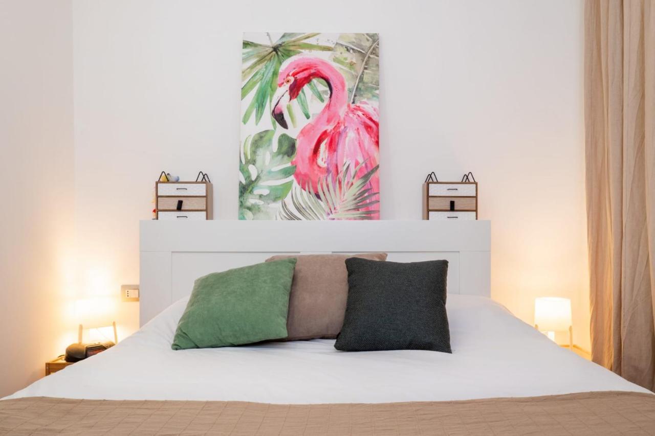 Navigli Apartment- Hosted By Sweetstay ミラノ エクステリア 写真