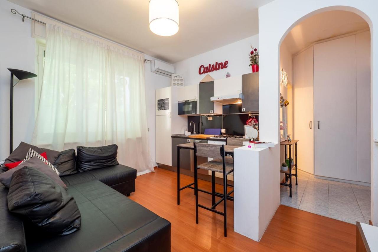 Navigli Apartment- Hosted By Sweetstay ミラノ エクステリア 写真